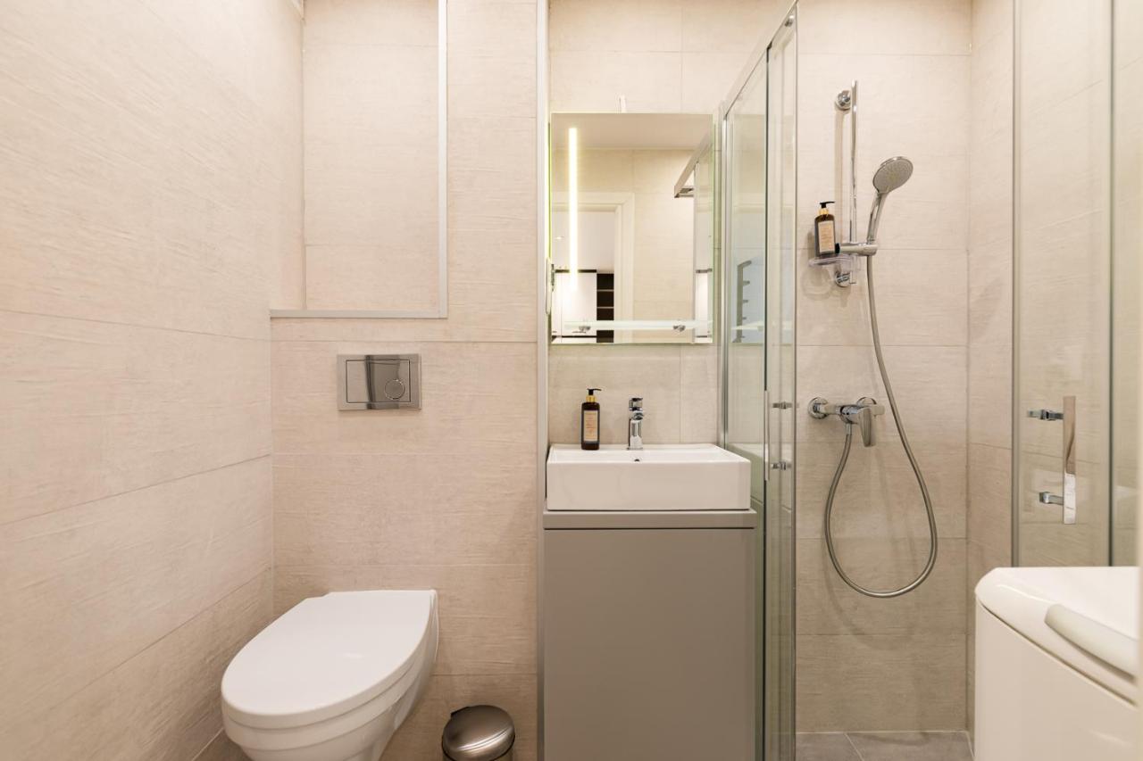 W Rent Like Home - Grojecka 19 25 Warsaw Ngoại thất bức ảnh